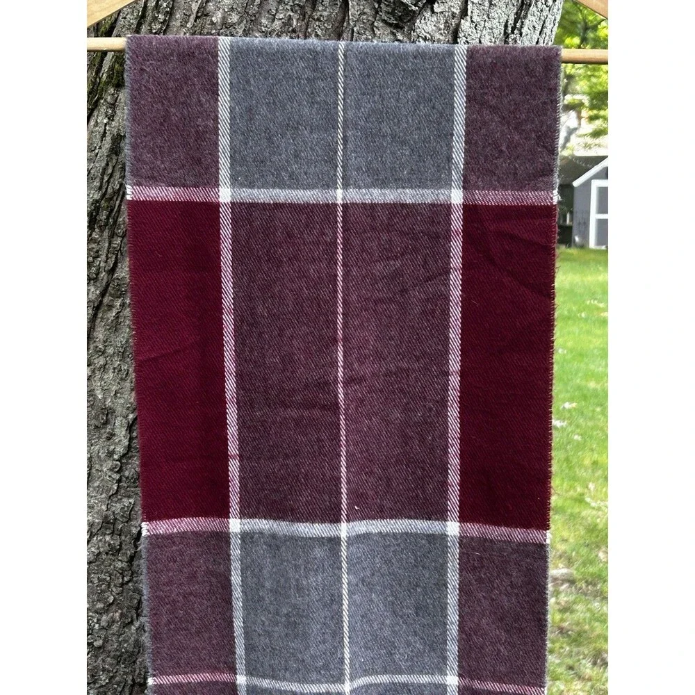 Geoffrey Beene Cashme Acrylic Plaid Scarf Made in Italy Maroon Grey Fringe SOFT!